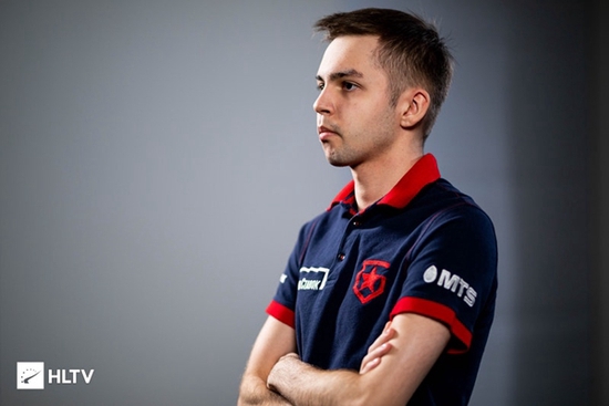 万江电竞活动盛宴和平精英与小龙虾联动挑战